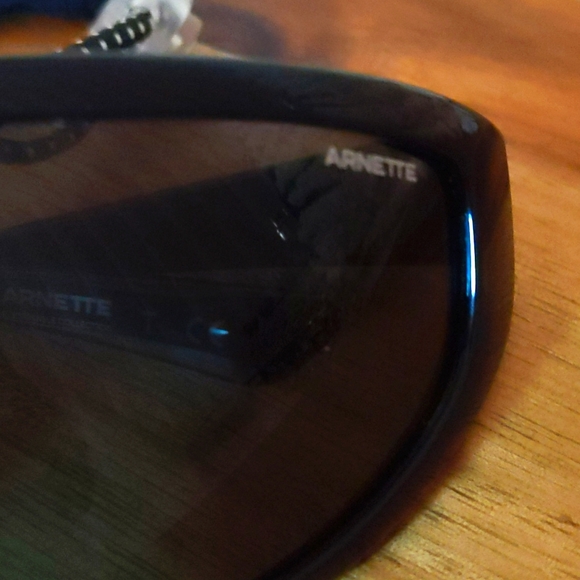 Arnette sunglasses NWT! 🔥🔥🔥🔥 No scratches! Comes w/ case. - Picture 4 of 11
